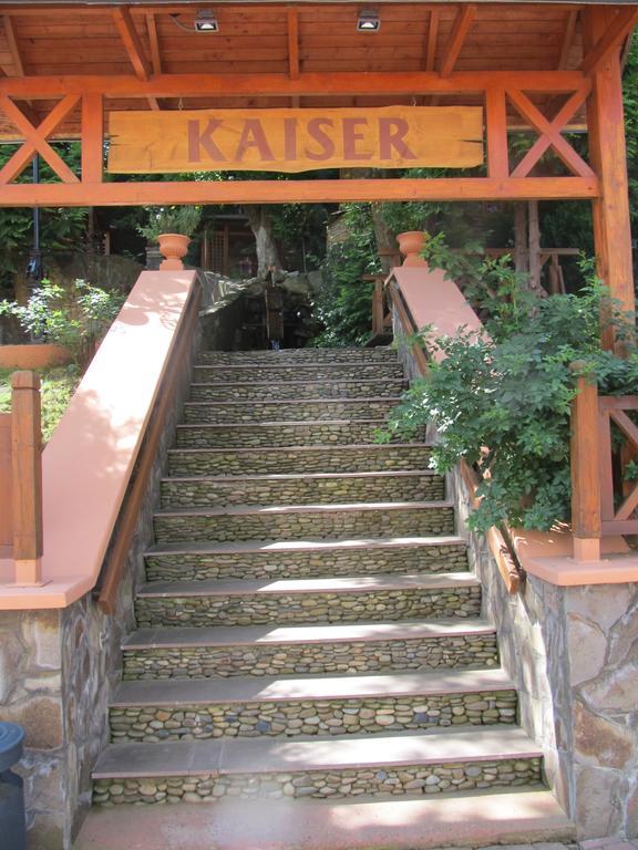 Kaiser Hotel Czernowitz Exterior foto